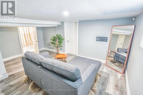 1233 Coric Avenue, Burlington, ON - Indoor