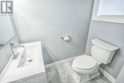 1233 Coric Avenue, Burlington, ON - Indoor Photo Showing Bathroom