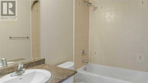 6 Gosling Street, Brampton, ON - Indoor Photo Showing Bathroom