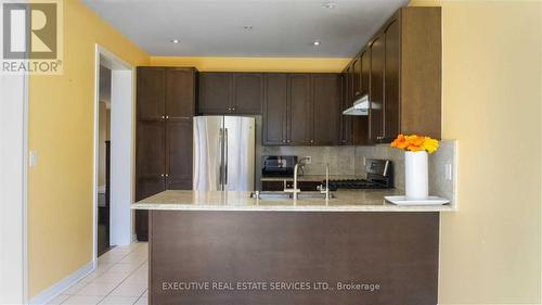 6 Gosling Street, Brampton, ON - Indoor Photo Showing Kitchen