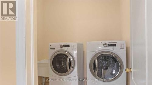 6 Gosling Street, Brampton, ON - Indoor Photo Showing Laundry Room