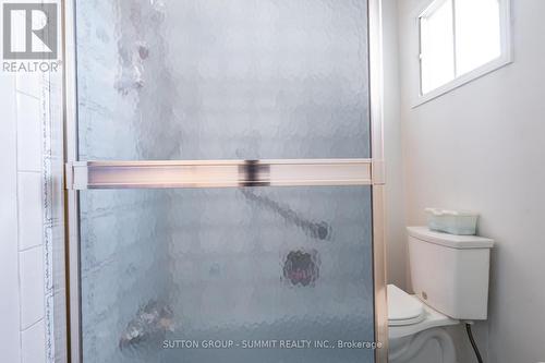 18 Luminous Court, Brampton, ON - Indoor Photo Showing Bathroom