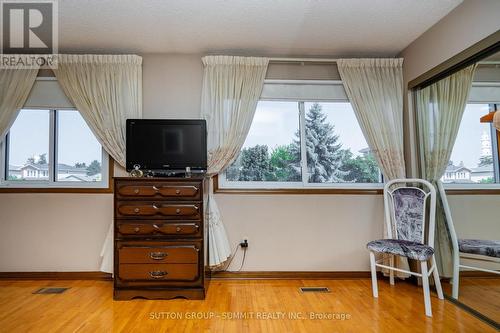 18 Luminous Court, Brampton (Heart Lake West), ON - Indoor