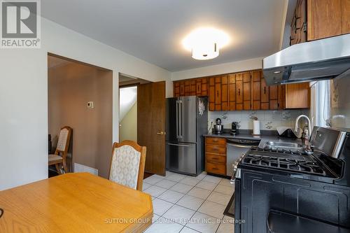 18 Luminous Court, Brampton (Heart Lake West), ON - Indoor Photo Showing Kitchen