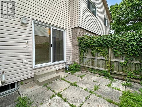 11 - 135 Andover Drive, London, ON - Outdoor