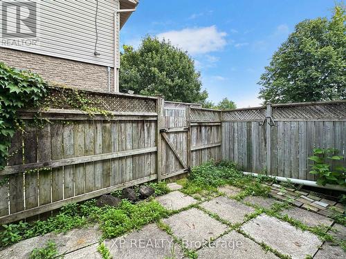 11 - 135 Andover Drive, London, ON - Outdoor