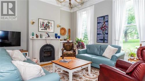 160 Sydney Street, Saint John, NB - Indoor Photo Showing Living Room With Fireplace