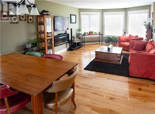 95 Spartan Court, Moncton, NB - Indoor Photo Showing Living Room