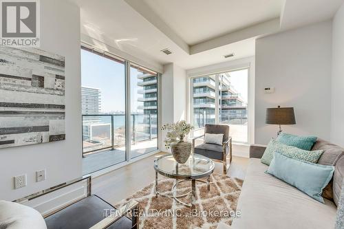 819 - 30 Shore Breeze Drive, Toronto, ON - Indoor Photo Showing Living Room