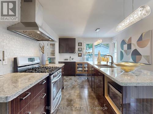 2180 Mount Royal Avenue, Burlington (Mountainside), ON - Indoor Photo Showing Kitchen With Double Sink With Upgraded Kitchen