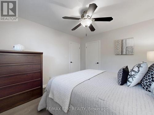 2180 Mount Royal Avenue, Burlington (Mountainside), ON - Indoor Photo Showing Bedroom