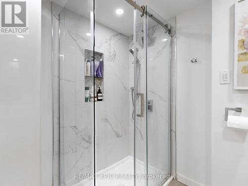 2180 Mount Royal Avenue, Burlington (Mountainside), ON - Indoor Photo Showing Bathroom