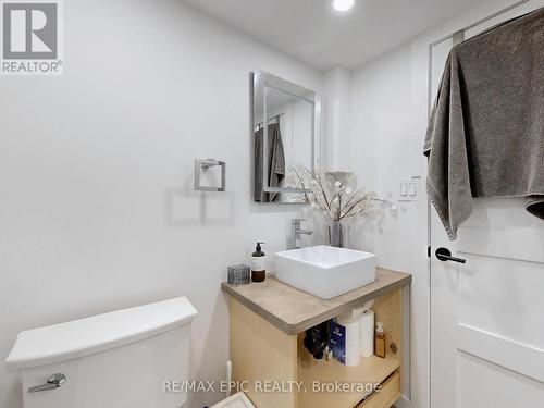 2180 Mount Royal Avenue, Burlington (Mountainside), ON - Indoor Photo Showing Bathroom