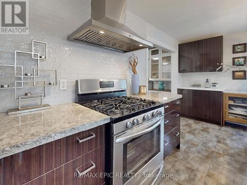 2180 Mount Royal Avenue, Burlington (Mountainside), ON - Indoor Photo Showing Kitchen With Upgraded Kitchen