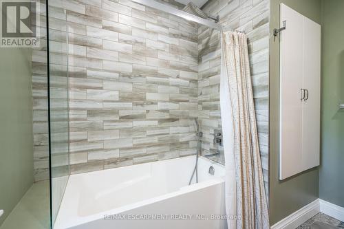 266 Stinson Crescent, Hamilton (Stinson), ON - Indoor Photo Showing Bathroom