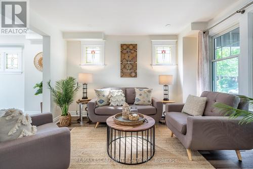 266 Stinson Crescent, Hamilton, ON - Indoor Photo Showing Living Room