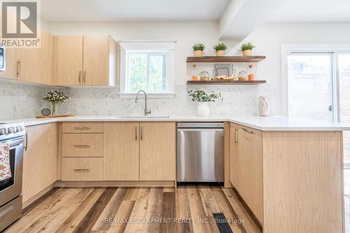 266 Stinson Crescent, Hamilton (Stinson), ON - Indoor Photo Showing Kitchen With Stainless Steel Kitchen With Upgraded Kitchen