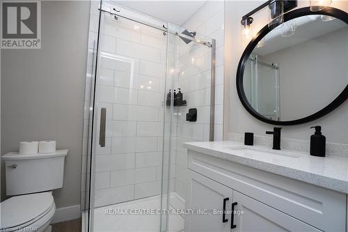 527 Pall Mall Street, London, ON - Indoor Photo Showing Bathroom