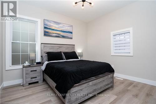 527 Pall Mall Street, London, ON - Indoor Photo Showing Bedroom