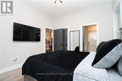 527 Pall Mall Street, London, ON - Indoor Photo Showing Bedroom