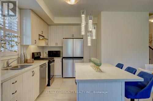 30 Liam Lane, Markham (Cedarwood), ON - Indoor Photo Showing Kitchen With Stainless Steel Kitchen With Double Sink