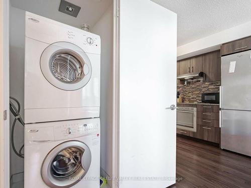 1307-255 Village Green Sq, Toronto, ON - Indoor Photo Showing Laundry Room