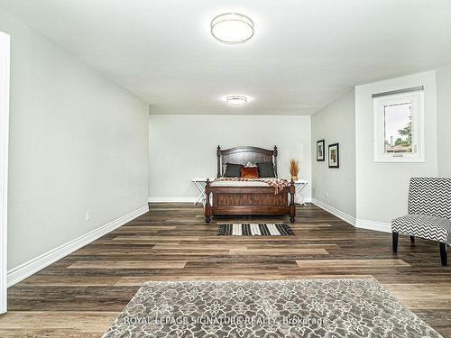 15 Corkett Dr, Brampton, ON - Indoor Photo Showing Living Room