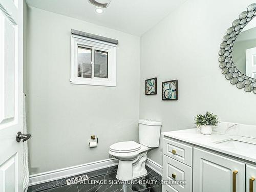 15 Corkett Dr, Brampton, ON - Indoor Photo Showing Bathroom