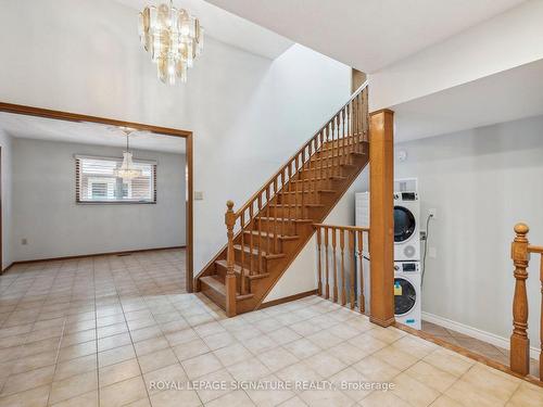 709 Upper Paradise Rd, Hamilton, ON - Indoor Photo Showing Other Room