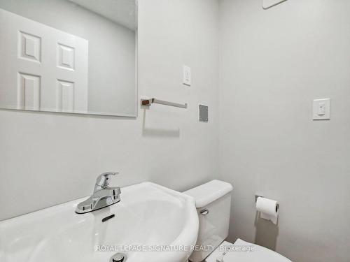 709 Upper Paradise Rd, Hamilton, ON - Indoor Photo Showing Bathroom