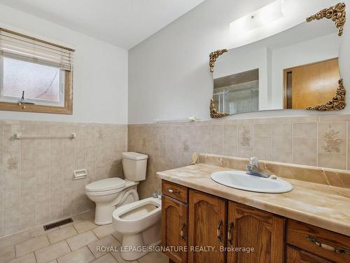 709 Upper Paradise Rd, Hamilton, ON - Indoor Photo Showing Bathroom