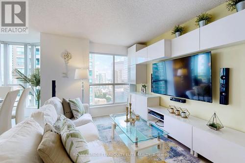 1912 - 23 Lorraine Drive, Toronto (Willowdale West), ON - Indoor Photo Showing Living Room