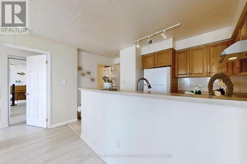 1912 - 23 Lorraine Drive, Toronto (Willowdale West), ON - Indoor Photo Showing Kitchen