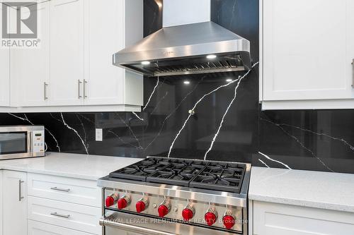 107 Appleyard Avenue, Vaughan, ON - Indoor Photo Showing Kitchen