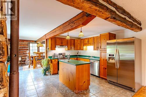 2978 Shawnee Trail, Fort Erie, ON - Indoor Photo Showing Kitchen