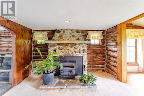 2978 Shawnee Trail, Fort Erie, ON - Indoor With Fireplace