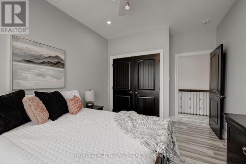 22345 Allen Road, Strathroy-Caradoc (Mount Brydges), ON - Indoor Photo Showing Bedroom