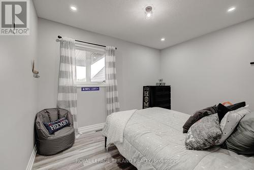 22345 Allen Road, Strathroy-Caradoc (Mount Brydges), ON - Indoor Photo Showing Bedroom