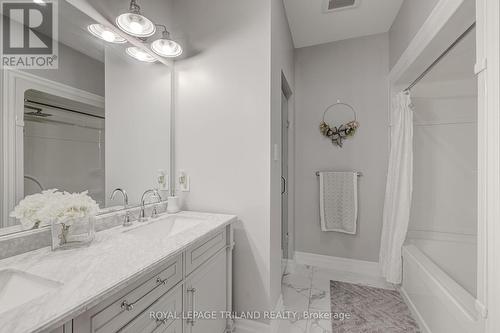 22345 Allen Road, Strathroy-Caradoc (Mount Brydges), ON - Indoor Photo Showing Bathroom