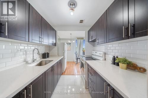 502 - 915 Midland Avenue, Toronto (Eglinton East), ON - Indoor Photo Showing Kitchen