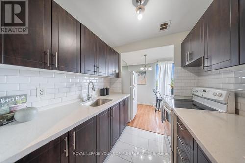 502 - 915 Midland Avenue, Toronto (Eglinton East), ON - Indoor Photo Showing Kitchen