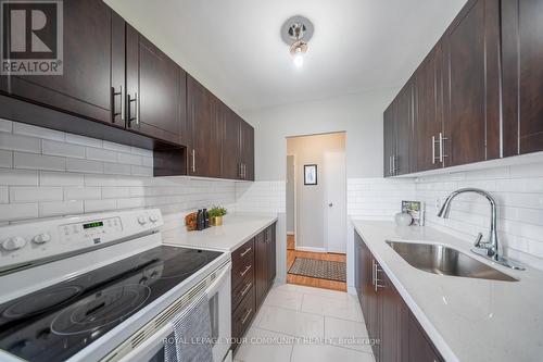 502 - 915 Midland Avenue, Toronto (Eglinton East), ON - Indoor Photo Showing Kitchen