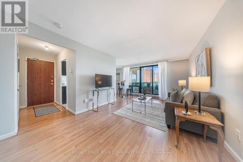 502 - 915 Midland Avenue, Toronto (Eglinton East), ON - Indoor Photo Showing Living Room