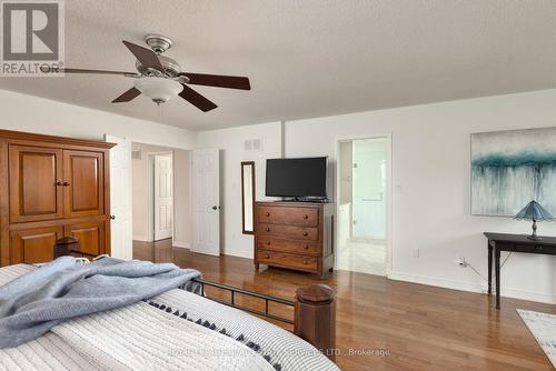 1038 Old Oak Drive, Oakville (West Oak Trails), ON - Indoor Photo Showing Bedroom