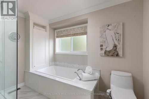 1038 Old Oak Drive, Oakville (West Oak Trails), ON - Indoor Photo Showing Bathroom