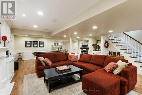 1038 Old Oak Drive, Oakville (West Oak Trails), ON - Indoor Photo Showing Living Room