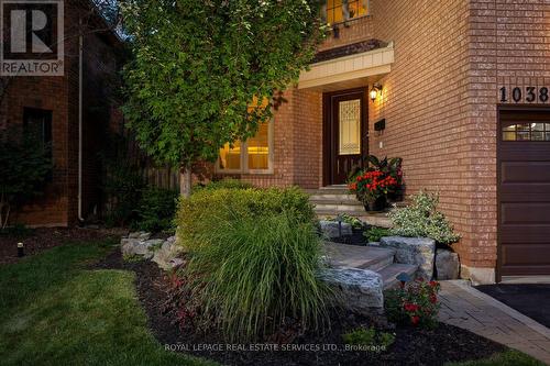 1038 Old Oak Drive, Oakville (West Oak Trails), ON - Outdoor