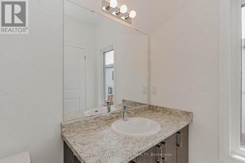 25 - 150 Glendale Avenue, St. Catharines, ON - Indoor Photo Showing Bathroom