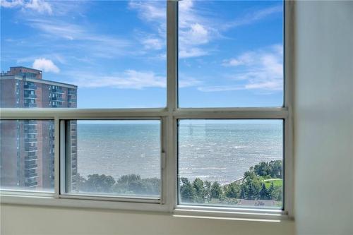 2263 Marine Drive|Unit #1505, Oakville, ON - Indoor Photo Showing Other Room