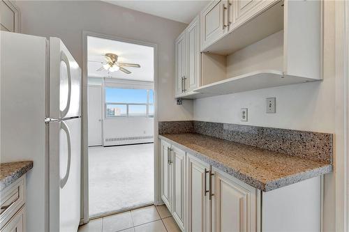 2263 Marine Drive|Unit #1505, Oakville, ON - Indoor Photo Showing Kitchen